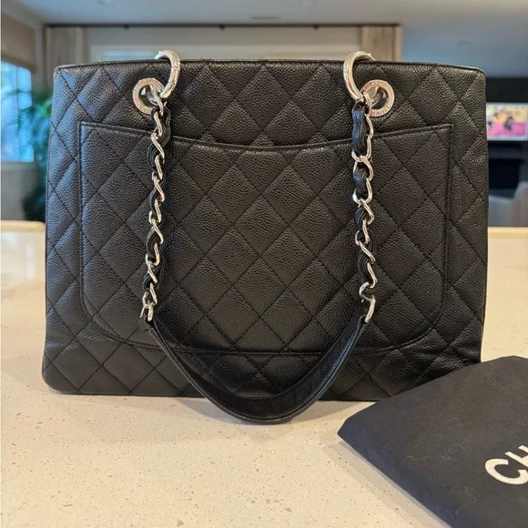 CHANEL GST Grand Shopper Tote Black with silver hardware - Picture 3 of 13